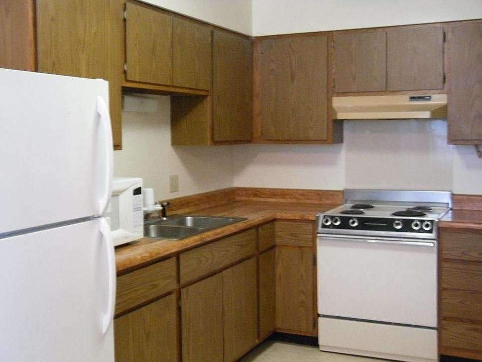 2nd image of 592 Newton St #K2hmxfhkk