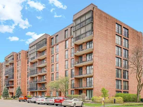 125 Acacia Cir Unit 510, La Grange, IL 60525