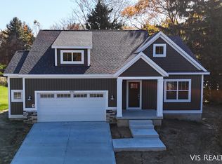 14782 Arcadia Woods Dr, Spring Lake, MI 49456