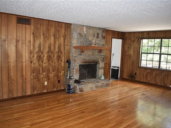 4th image of 3480 Cove Ter
