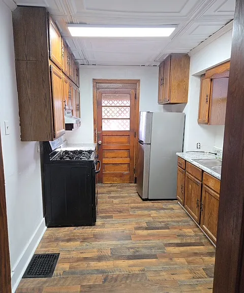 310 Reifert St — Photo 7