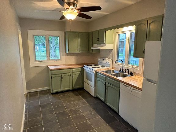 3rd image of 8925 W Hillcrest Dr