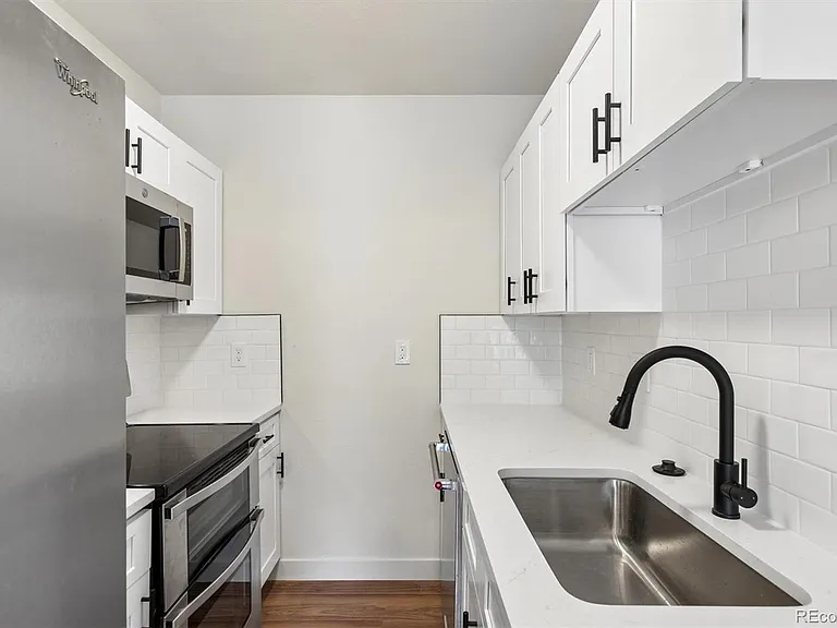 1285 S Irving St — Photo 10