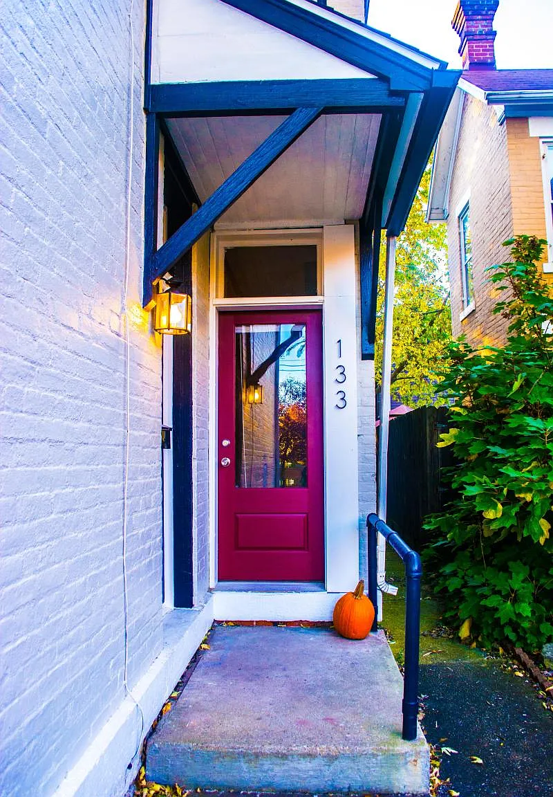 3 bed, 2300 sqft, $2,200 — Photo 1