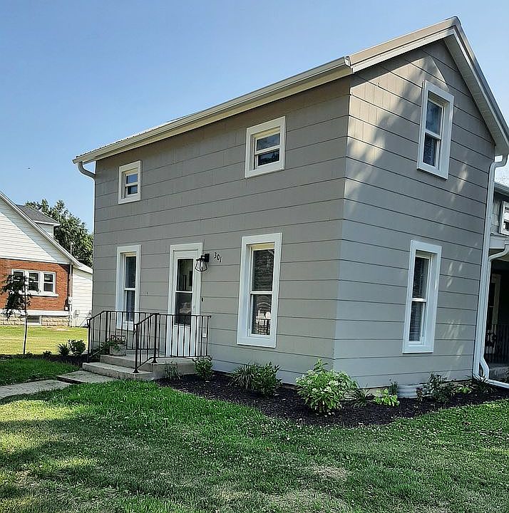 1st image of 301 E Mason St