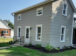 301 E Mason St, Lena, IL 61048
