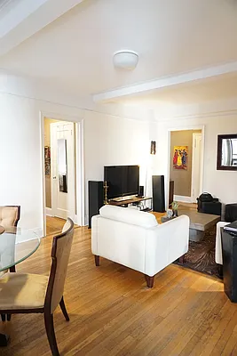 Rented by Renetta Real Estate | media 30