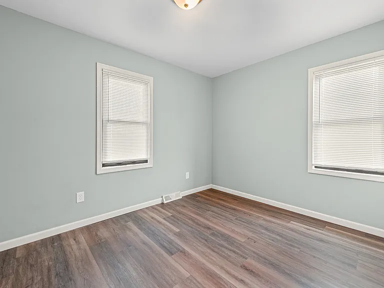 29131 Coolidge St — Photo 12