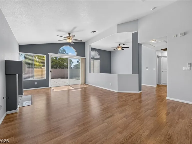 2408 Sterling Heights Dr — Photo 10