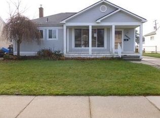 29625 Sheridan St, Garden City, MI 48135