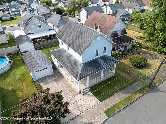 4th image of 838 Carmalt St