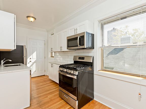 5th image of 5332 N Kenmore Ave #3W