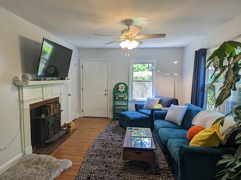 714 Sardis Dr — Photo 2