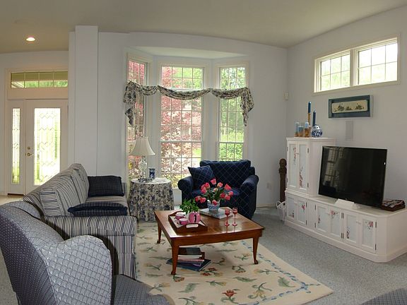 4th image of 2307 Marshwood Dr