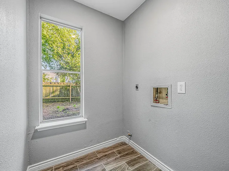 2911 Waypark Dr — Photo 14