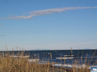541 3 Crabs Rd, Sequim, WA 98382