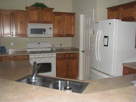 2nd image of 17701 Dawn Ct