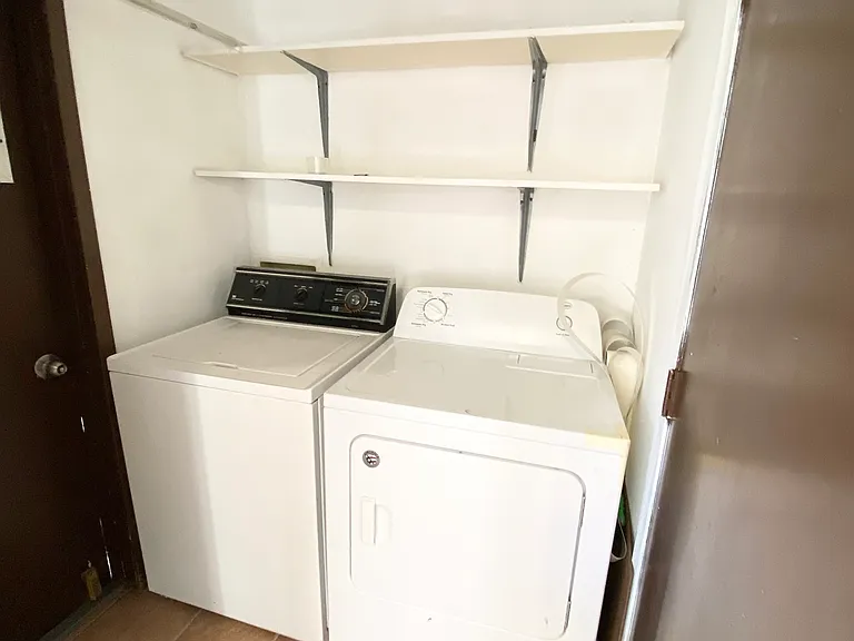 401 Strasbourg Dr — Photo 10