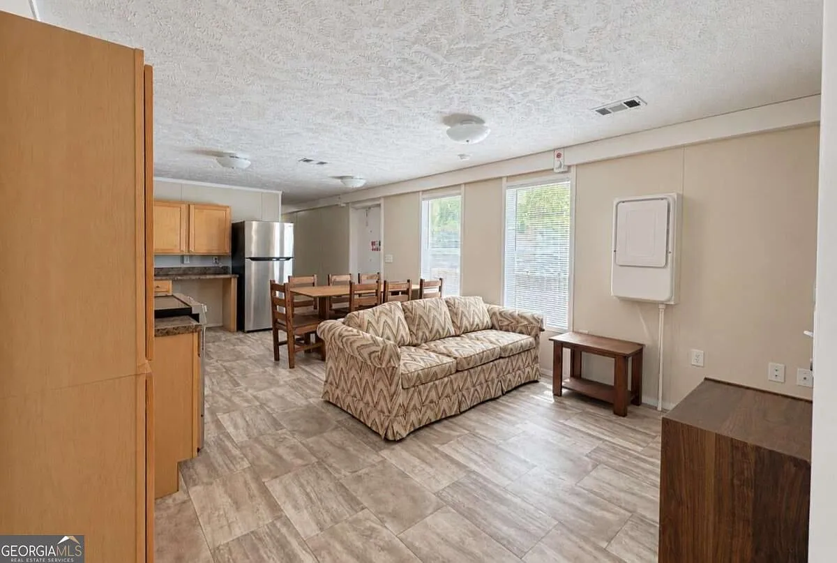 3 bed, 2.0 bath, 953 sqft, $1,500 — Photo 4