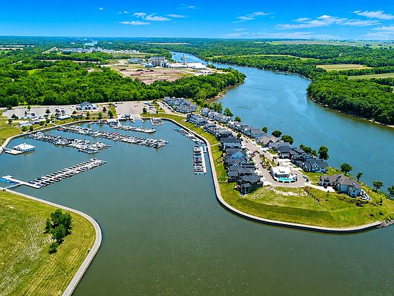 3rd image of 324 Leeward Way