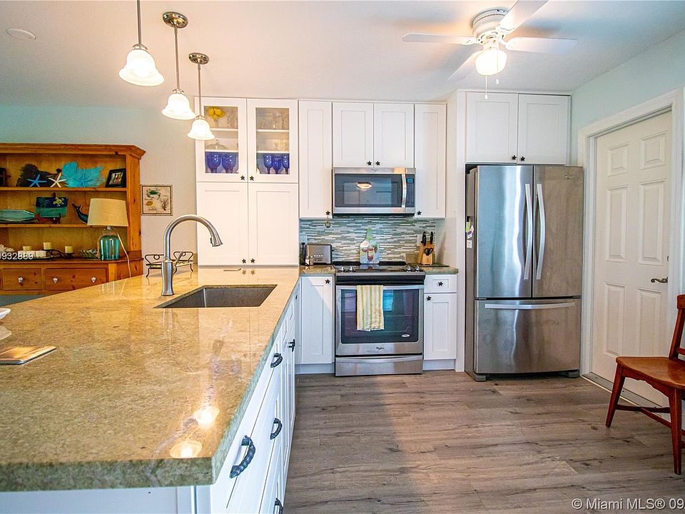 1st image of 604 NE 2nd St APT 129