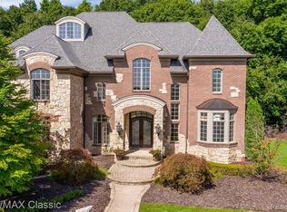 21127 Rosewood Ct, Northville, MI 48167