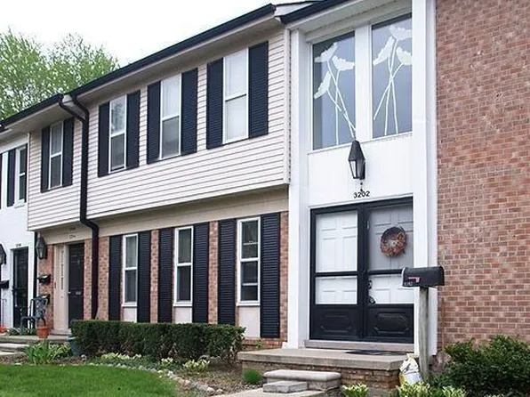 3202 Bolgos Cir, Ann Arbor, MI 48105