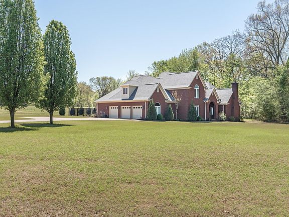2nd image of 445 Bradmeadow Ln