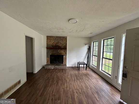 4th image of 154 Timber Creek Ln SW