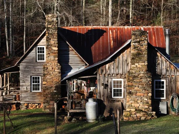 1181 Bell Rd, Otto, NC 28763
