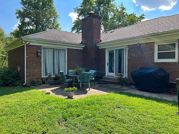 2nd image of 104 Geneva Dr