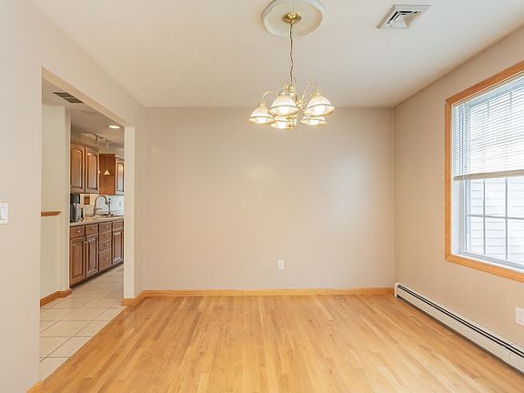 4th image of 380 Spruce St