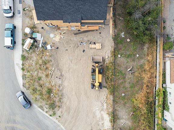 5th image of 4192 Russo St