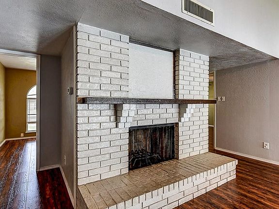 3rd image of 6509 Crockett Ct