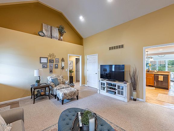 5th image of 512 Palm Dr