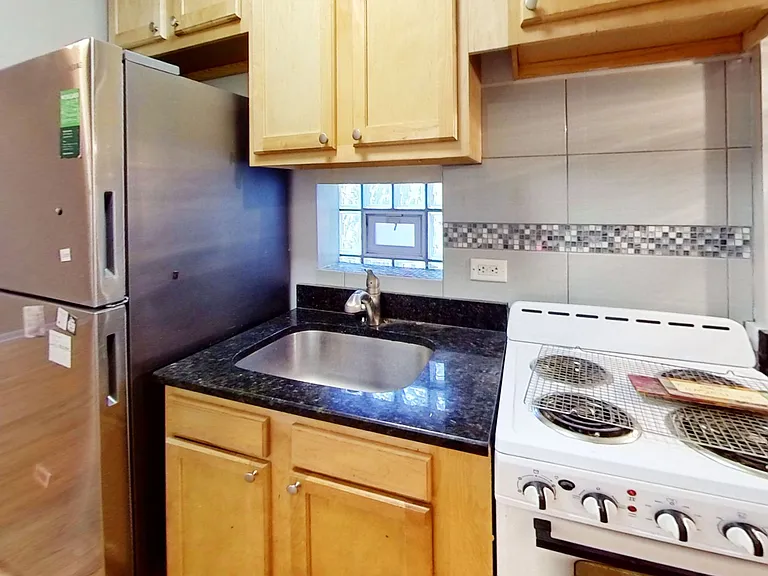 1247 N. State Pkwy — Photo 9