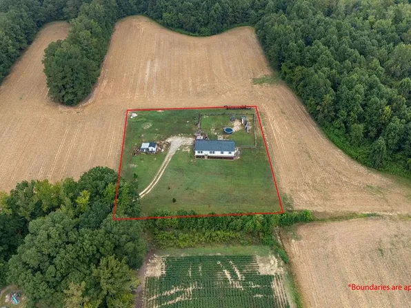 14093 Davis Ln, Branchville, VA 23828