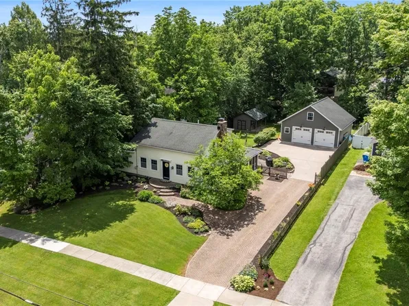 220 N Hambden St, Chardon, OH 44024