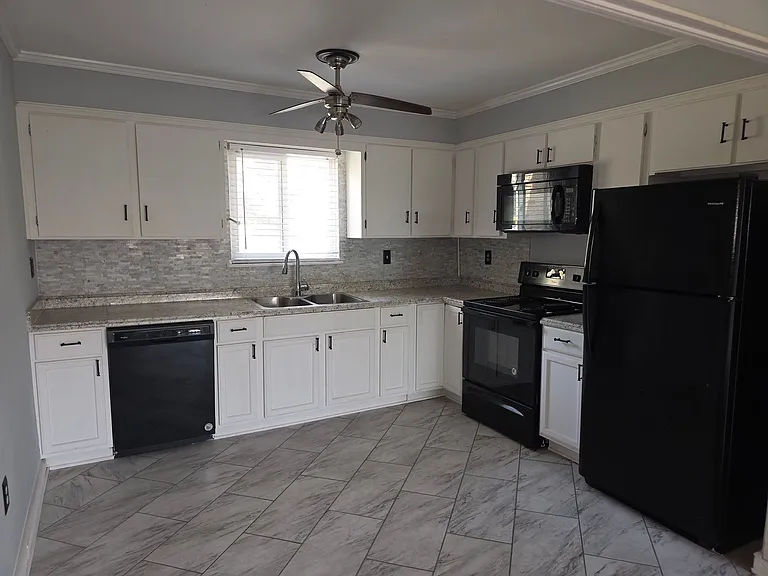 2215 Hillcrest Ave #5-F — Photo 3