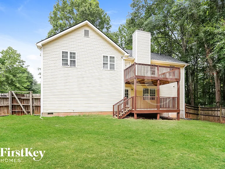 83 Huntington Ct — Photo 18