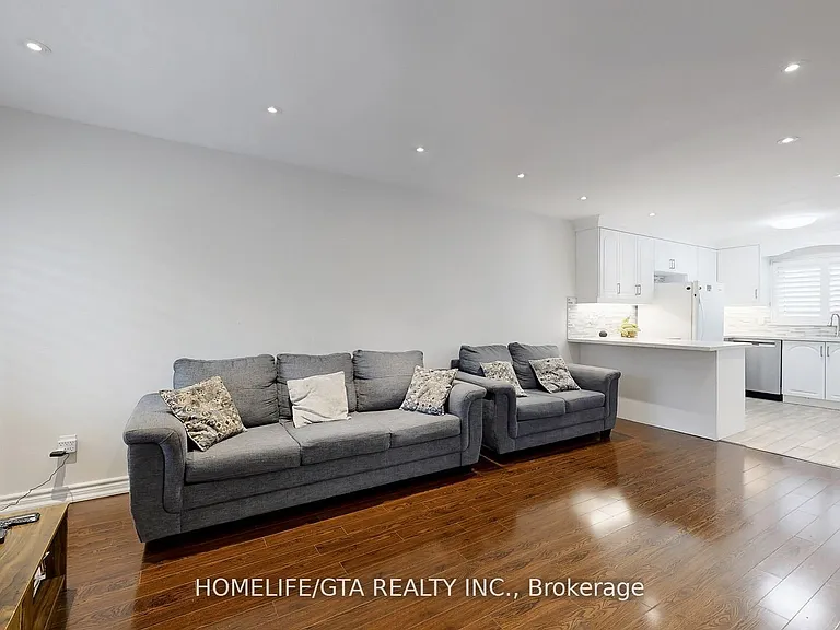 8 Whiteleas Ave — Photo 9