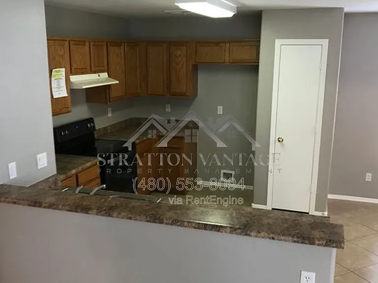 1101 E Elm Rd — Photo 4