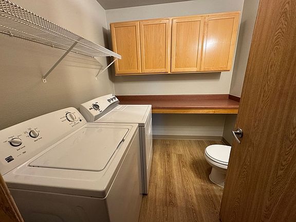 3rd image of 721-723 E Linden Ave #107