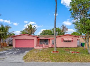 7749 Fairway Blvd, Hollywood, FL 33023