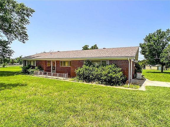 3rd image of 5710 Willow Brook Ln