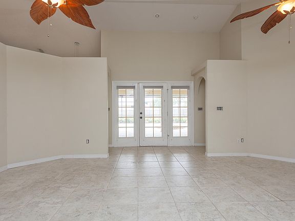 3rd image of 305 Northgrove Dr