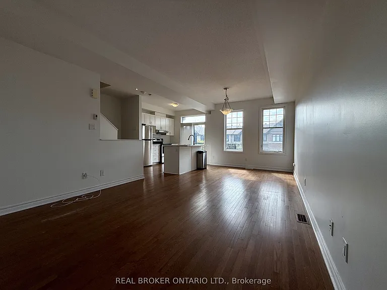 66 Fallengale Cres — Photo 16