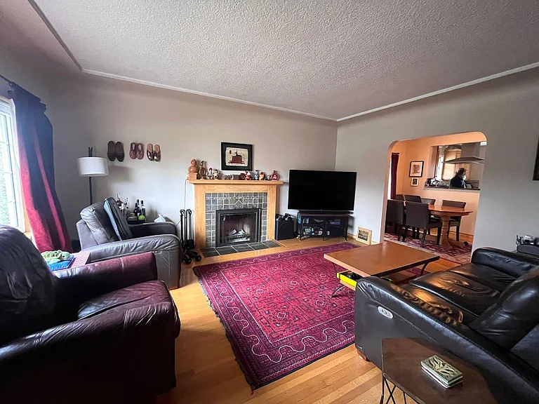 128 W 20th Ave — Photo 3