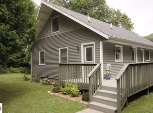 4920 Winding River Dr, Mount Pleasant, MI 48858