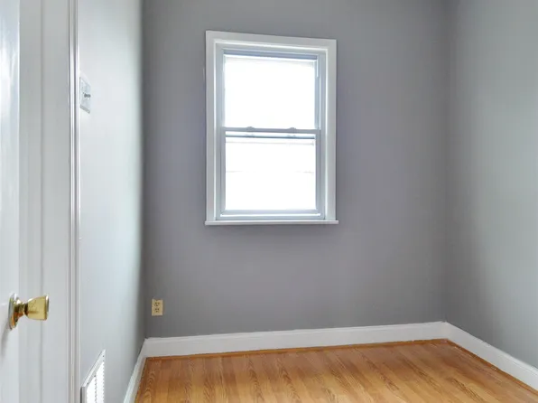 48 Humphrey Avenue image 11 of 19